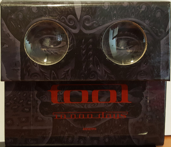 Tool - 10,000 Days (housed in box sleeve with magnifying glasses)